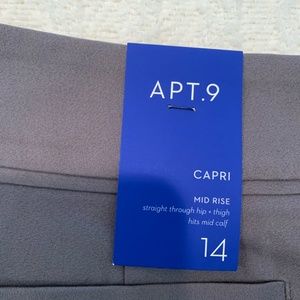 Apt. 9 Capris 14 NWT
